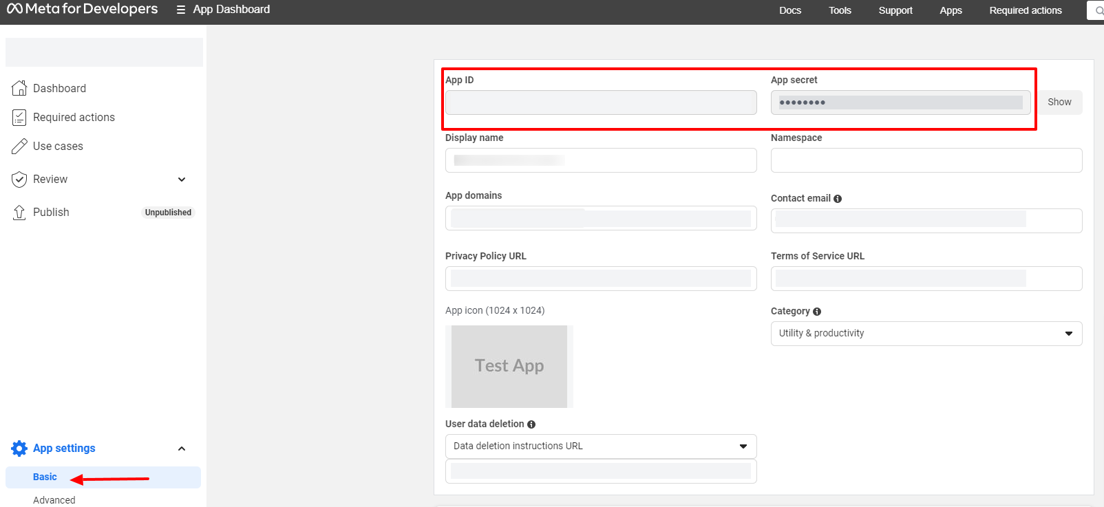 Meta 开发者后台完整页面示例，左侧选中 App settings 下的 Basic，右上方显示 App ID 和 App secret 字段